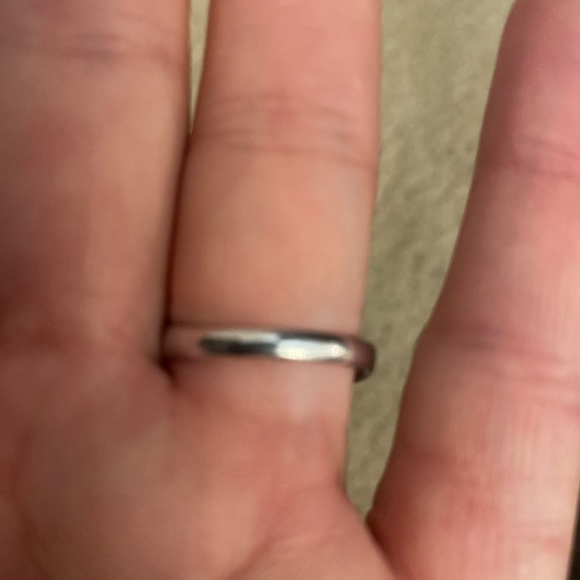 Gold ring - Picture 2 of 5